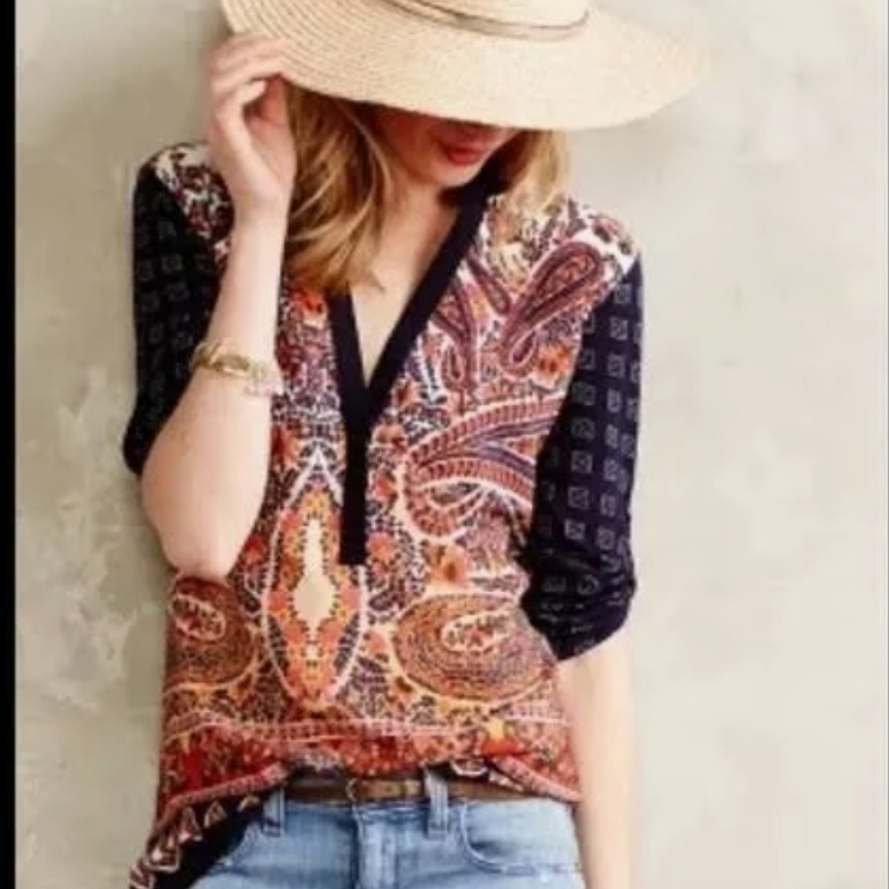 TINY  (Anthropologie) Brand Navy-White-Orange Paisley Print 3/4  Sleeved Blouse